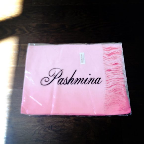 Brandnew Scarf - Picture 3 of 9